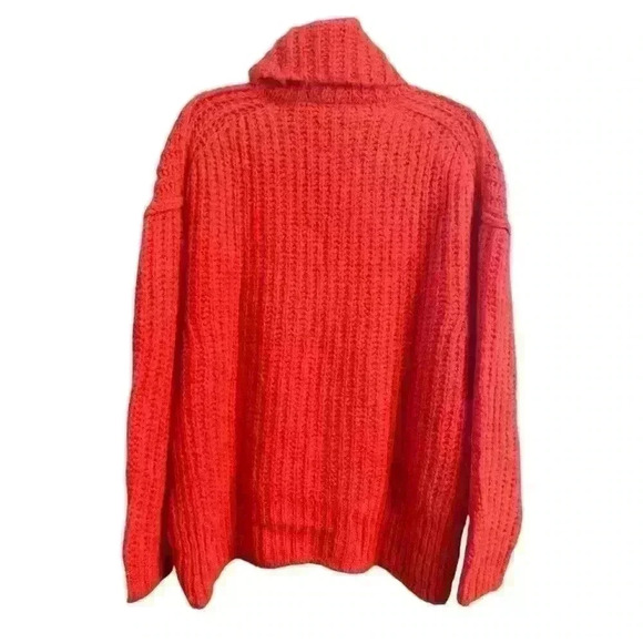 LITA by Ciara Alpaca Blend Turtleneck Sweater in Fiery Red, Size M - Picture 5 of 6
